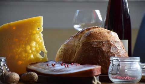 Vin et fromage©OTTC Anne Girard